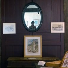 Dans la salle d'exposition