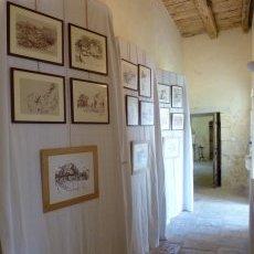 Exposition : couloir d'entrée
