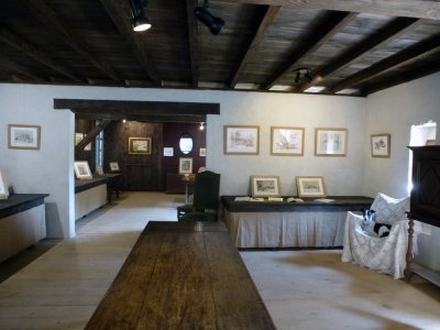 Dans la salle d'exposition